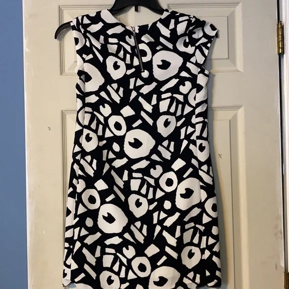 Loft black and white dress; size 0P - Picture 4 of 4
